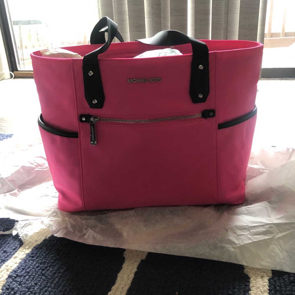BRAND NEW1 Michael Kors Purse
